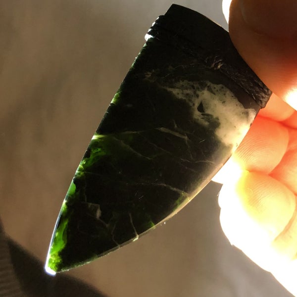 2 DAY AUCTION!! 5.2cm Pounamu Shark Tooth Pendant, $1 Reserve Carousel 2