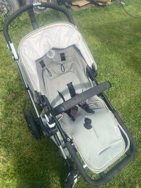 Bugaboo pram with all additions64756909552513113