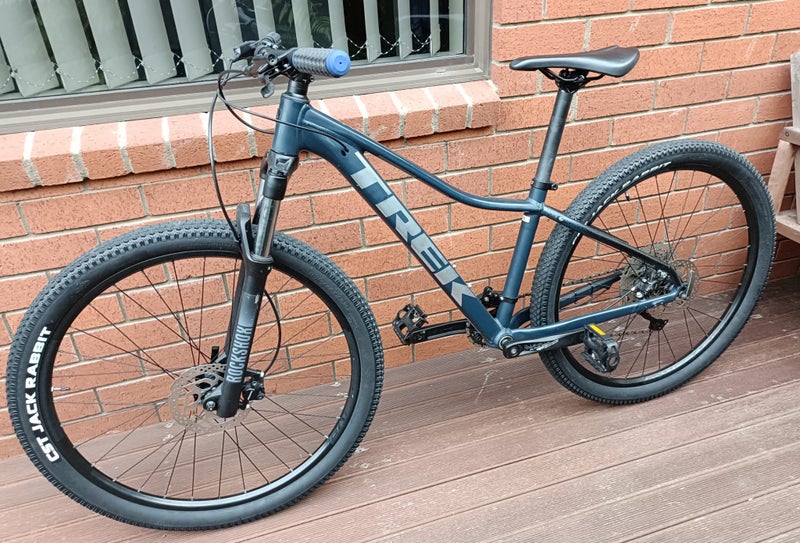 TREK 7 Marlin Mountain Bike - all new parts Carousel 1