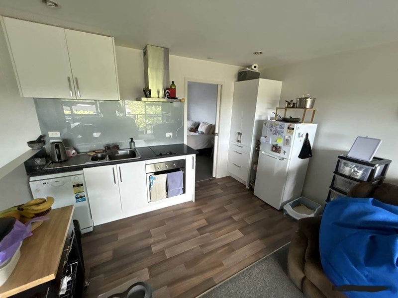 Albany, 1 bedroom64757098936706114