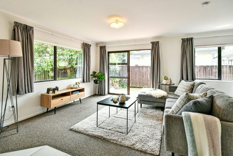 Tenants Out - Opportunity In !!64757502479490113