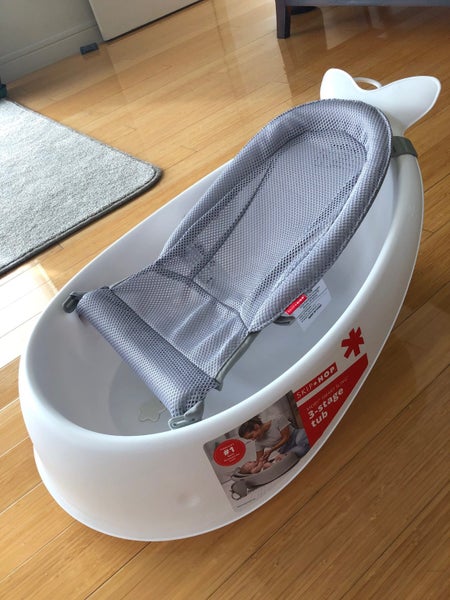 Skip Hop: Moby Smart Sling 3 Stage Bath – White Carousel 2