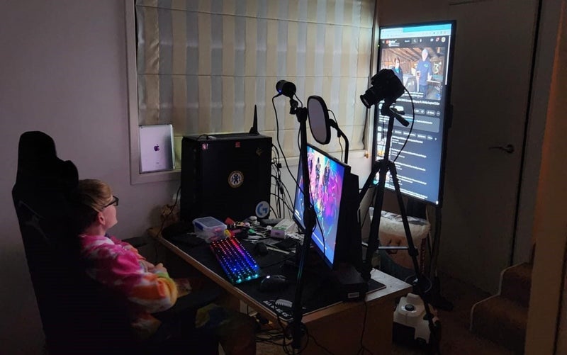 High-Performance Ryzen 7 Dual-Screen Gaming & Creator PC | RTX 5070 Ti64757515227266110