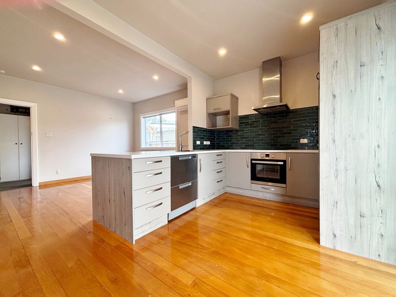 Avonside, 3 bedrooms64758081176705113