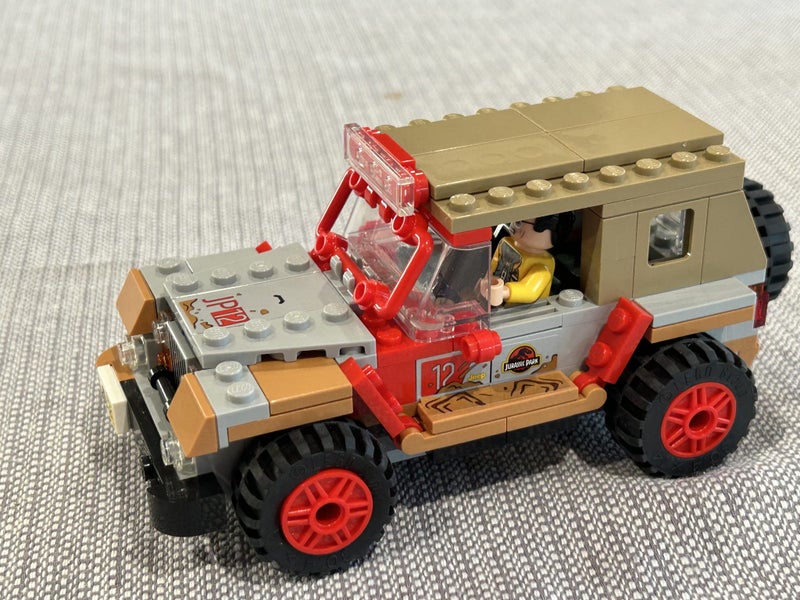 LEGO Jurassic World Dilophosaurus Ambush (76958) Carousel 2