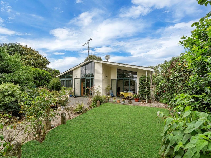 Light, Bright & Full Of Potential64758875248259113