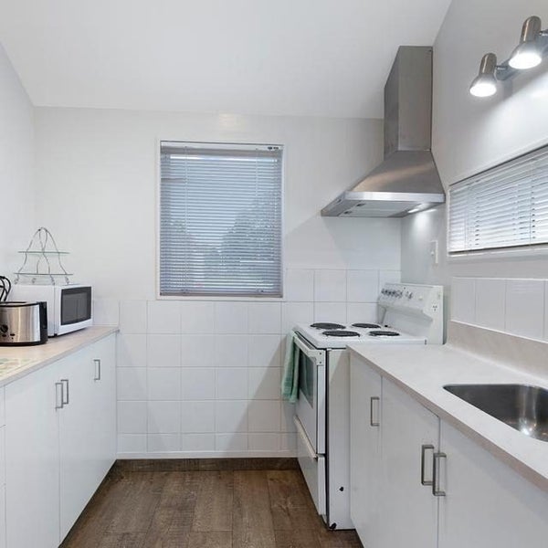 Sydenham, 2 bedrooms64758964276483111