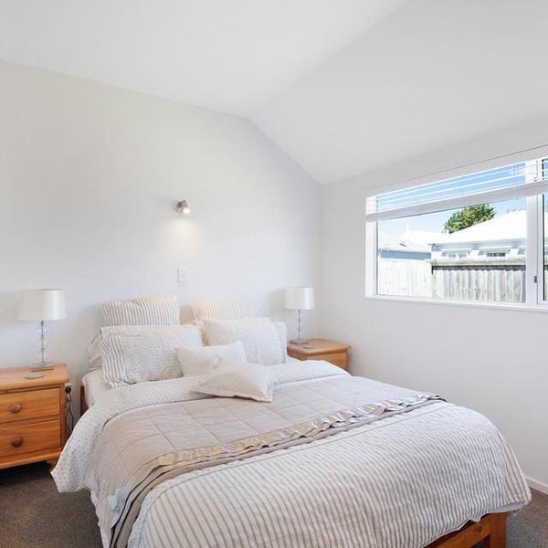 Sydenham, 2 bedrooms64758964276483114