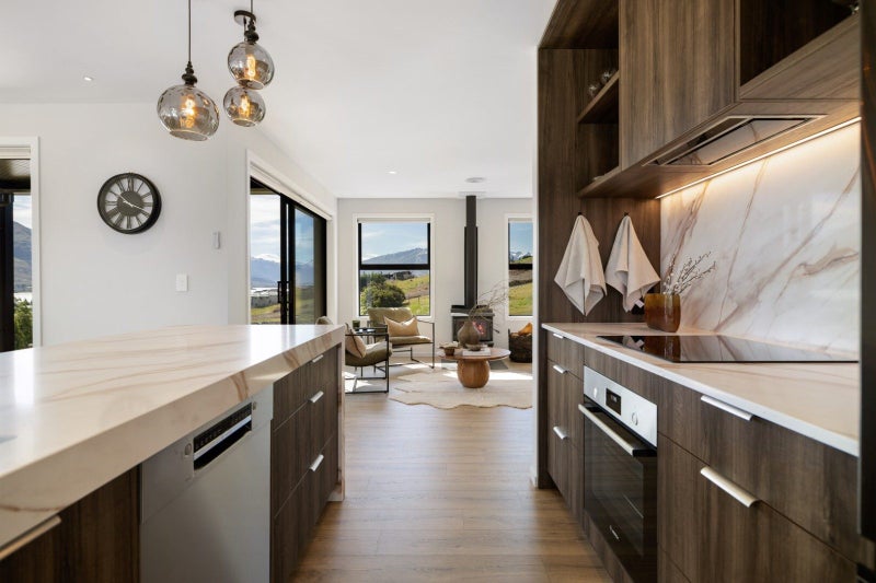 Inspiring Views, Luxury Living &...64758964295298114