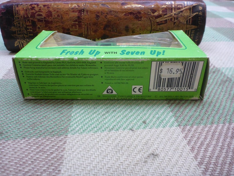 Vintage Boxed Lledo Days Gone Diecast Toy 26017 Chevrolet Bottle Van 7-UP Carousel 6