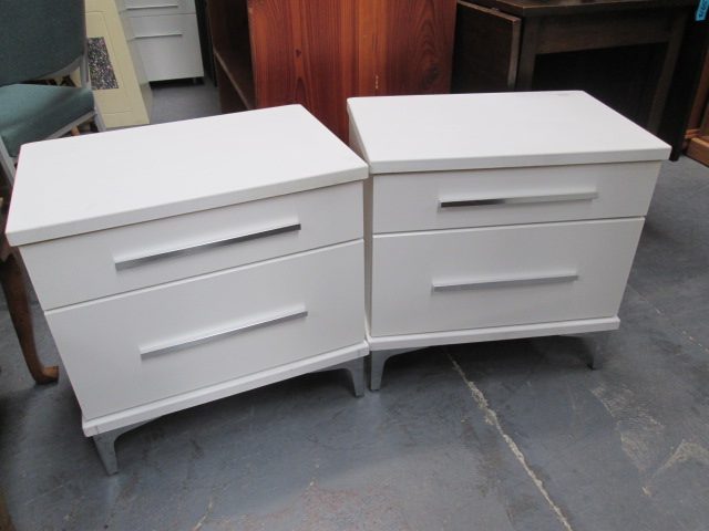 2299 PAIR OF MODERN BEDSIDE DRAWERS Carousel 1