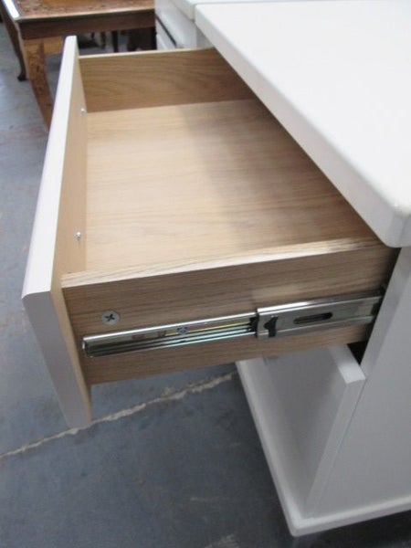 2299 PAIR OF MODERN BEDSIDE DRAWERS Carousel 5