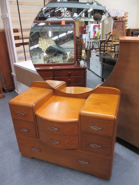 2301 VINTAGE OAK DRESSING TABLE Carousel 1