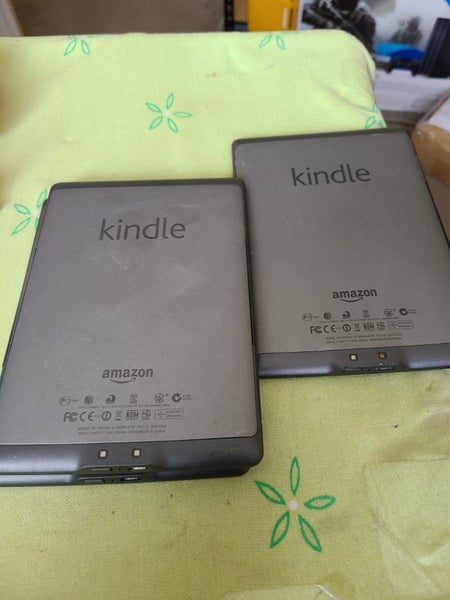 3 x AMAZON KINDLE DO1100 NEEDS SCREEN Carousel 2