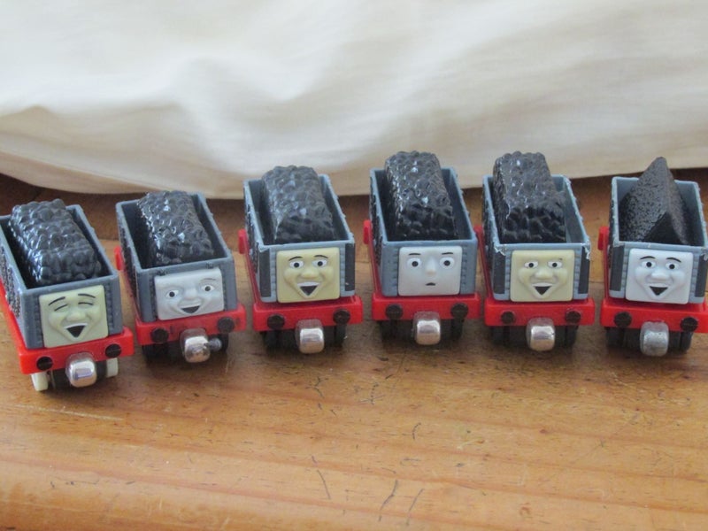 Thomas Die Cast "Troublesome Truck" Carousel 3