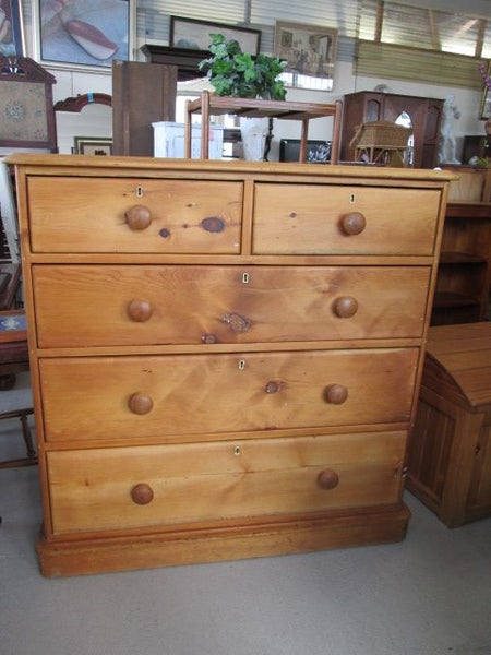 2302 LARGE VINTAGE CHEST DRAWERS Carousel 2