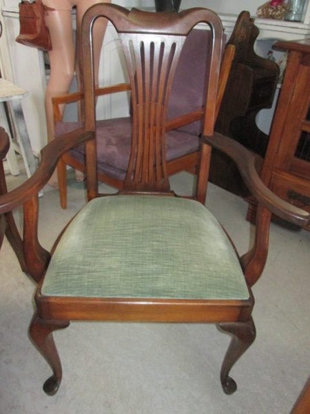 2206 PAIR OF GEORGIAN MAHOGANY ELBOW CHAIRS Carousel 2