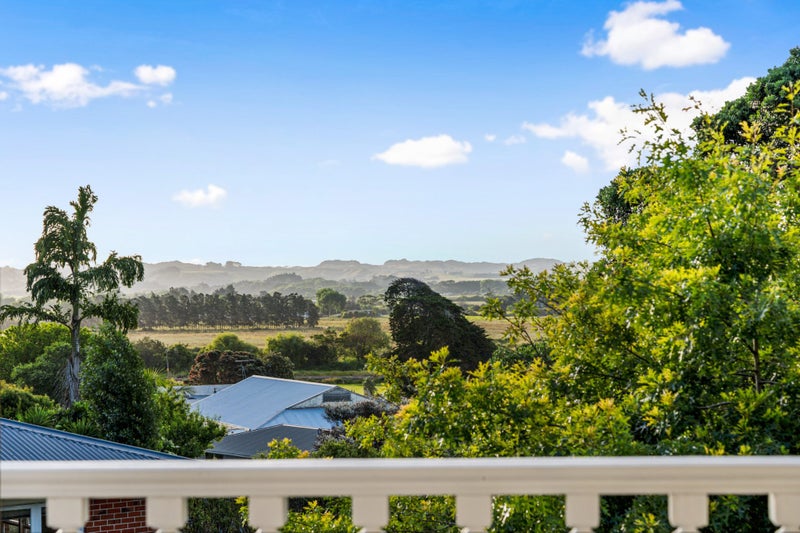 Helen's Villa: An Enduring Legacy64760921010561112