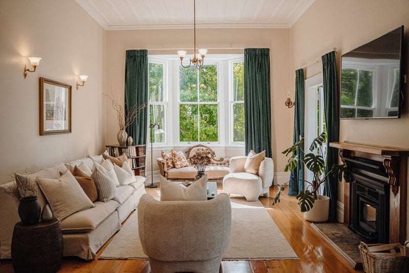 Helen's Villa: An Enduring Legacy64760921010561113