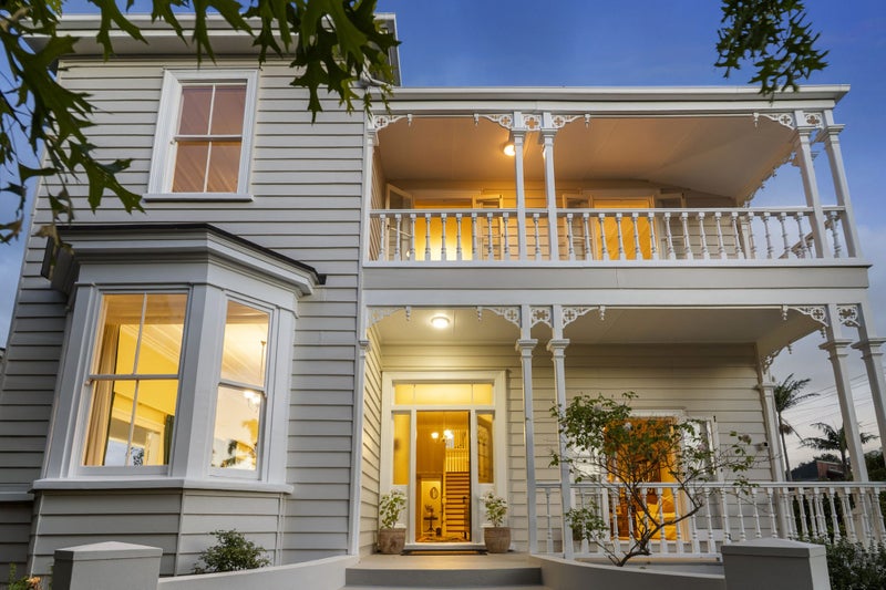 Helen's Villa: An Enduring Legacy64760921010561114