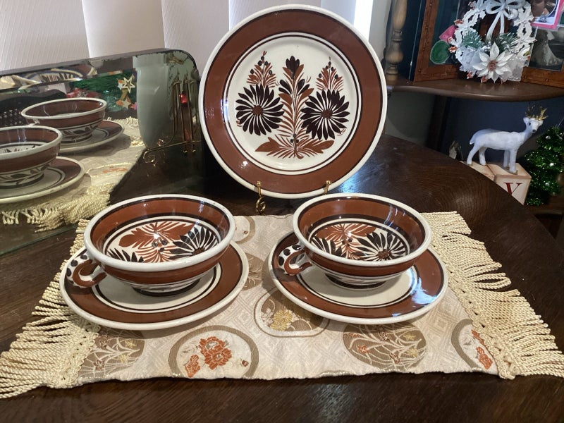 Mid Century French Quimper coffee cup duo x 2 and plate Carousel 1