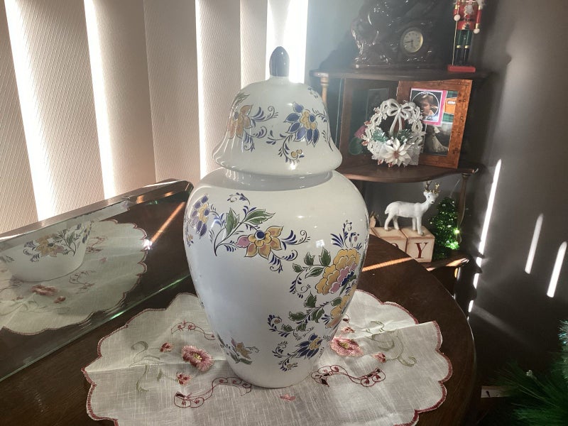 Vintage Gouda lidded vase Dutch pottery Carousel 1