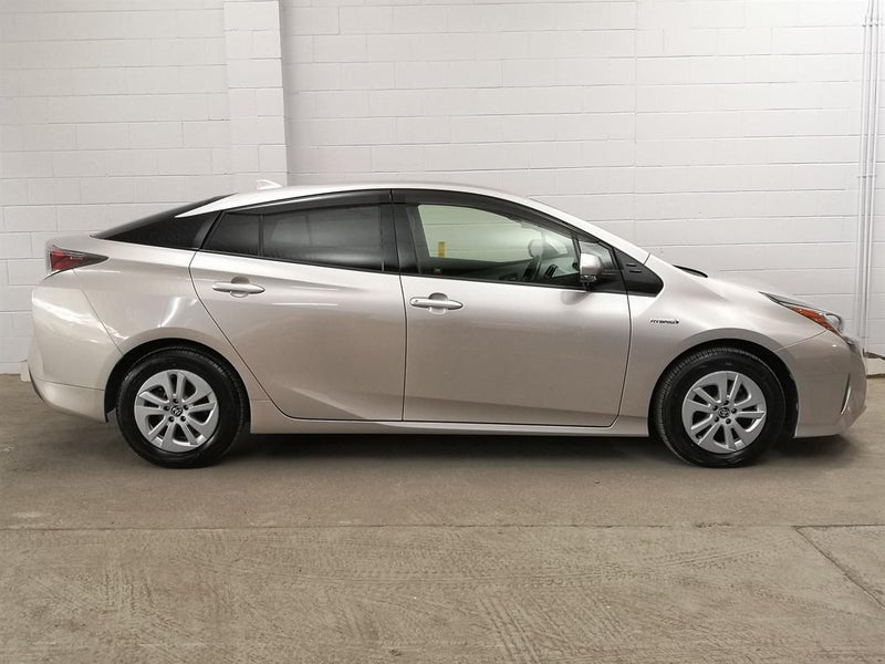 2016 Toyota Prius 1.8 Camchain, newshape, nice...64762383636609112