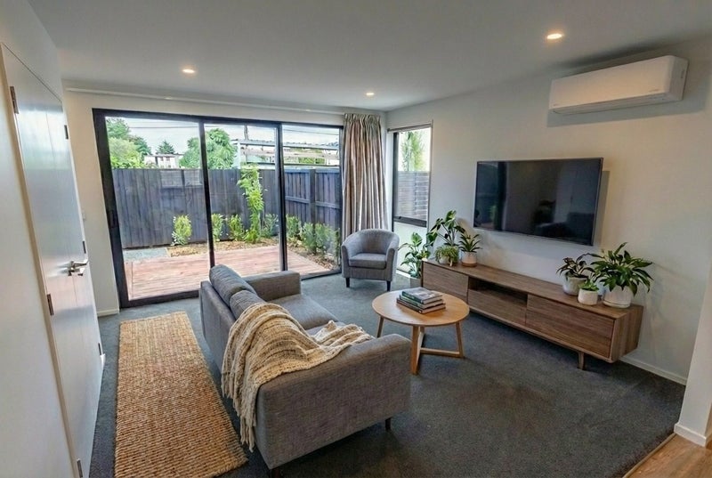 Shirley, 2 bedrooms64763283250818113