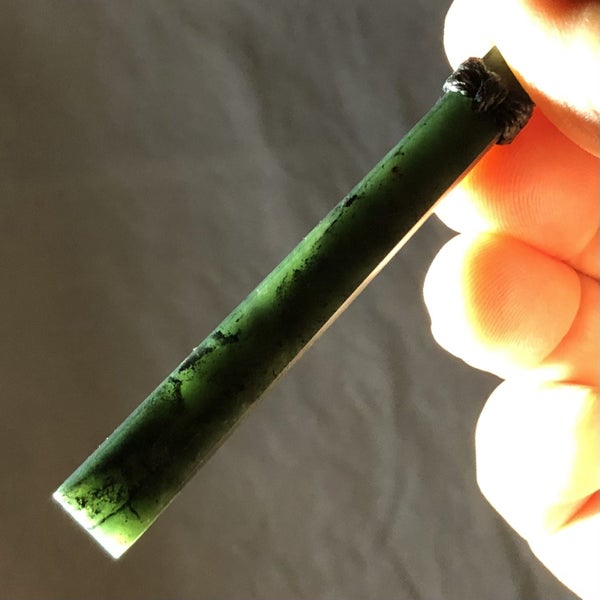 2 DAY AUCTION! 6.1cm NZ Pounamu Toki Pendant, $1 Reserve Carousel 2