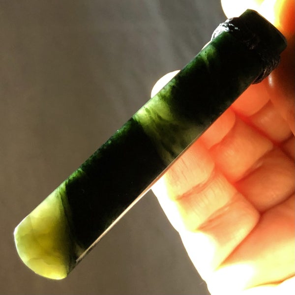 2 DAY AUCTION! 6.7cm NZ Pounamu Toki Pendant, $1 Reserve Carousel 2
