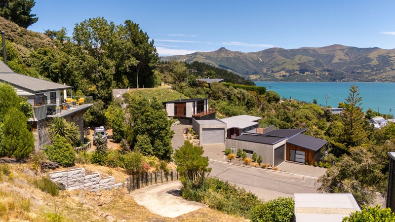 Akaroa Section - Prime Location & Stunning Views64769093914370114