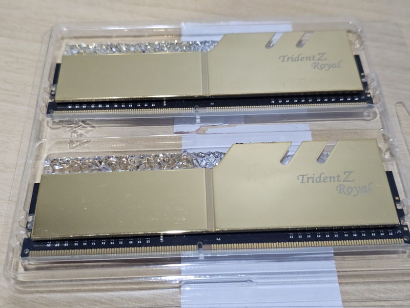 G.SKILL Trident Z Royal 16GB (2 x 8GB) DDR4 3200Mhz RAM/Memory Carousel 1