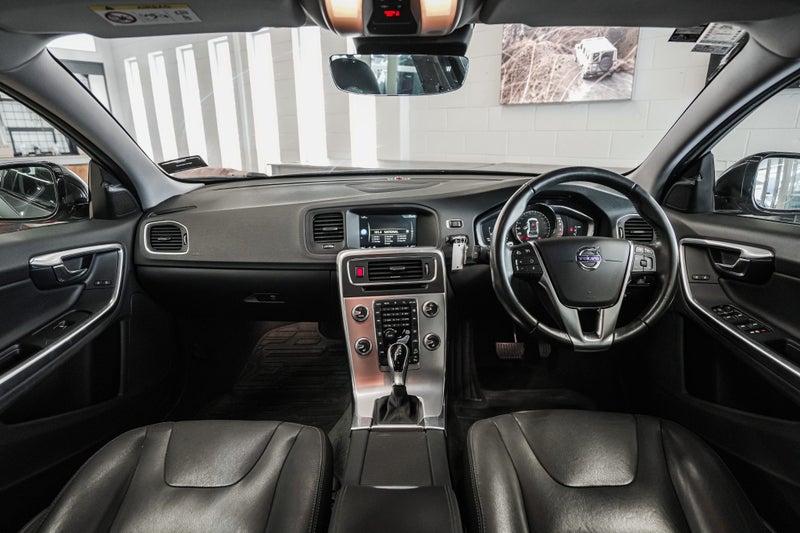 2016 Volvo V60 C/Country T5 Awd Lux64769190275715111