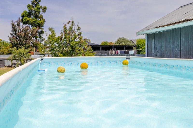 Let's Go Swimming!64769393075971110