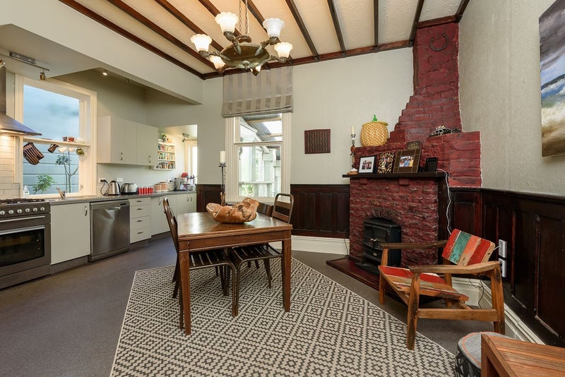 Newtown, 3 bedrooms64769481789569111