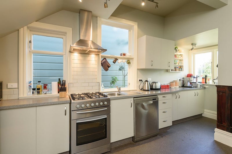 Newtown, 3 bedrooms64769481789569112