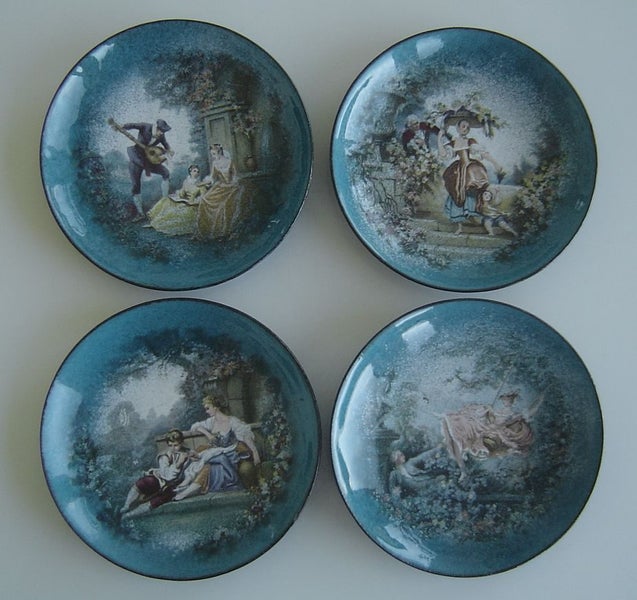 Romantic Couples Set of 4 Enamel Dishes Carousel 1