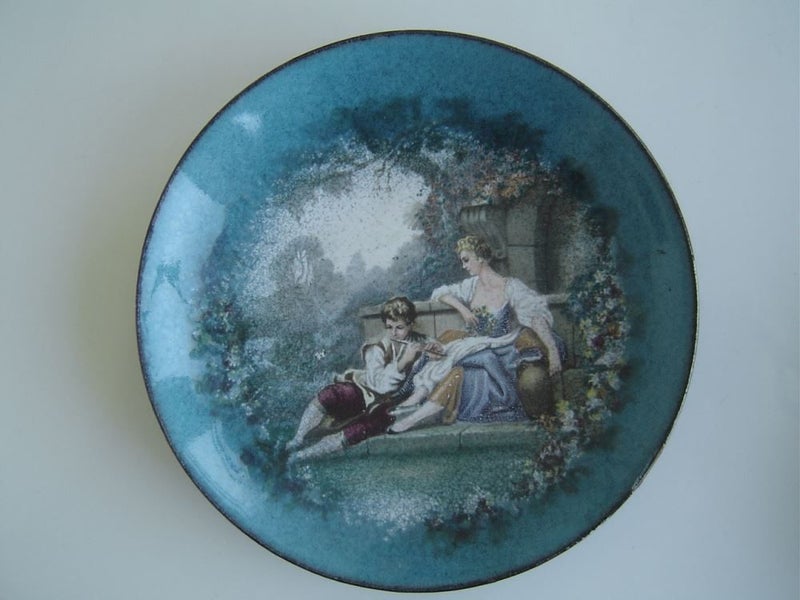 Romantic Couples Set of 4 Enamel Dishes Carousel 2