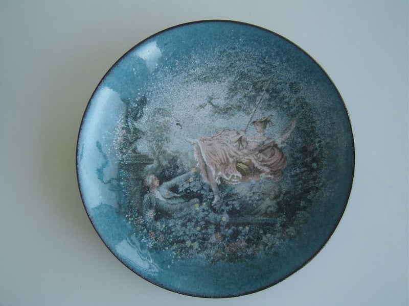 Romantic Couples Set of 4 Enamel Dishes Carousel 5