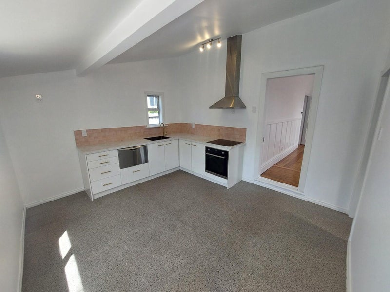 Sydenham, 3 bedrooms64769889921538111