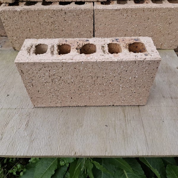 BARGAIN Lot of 1200 New Sorrell Bricks RRP$2800 No Reserve! Carousel 2