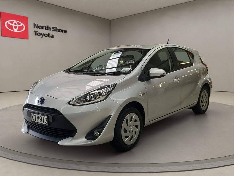 2017 Toyota Prius GX 1.5L Hybrid FWD Hatchback64770565191809112