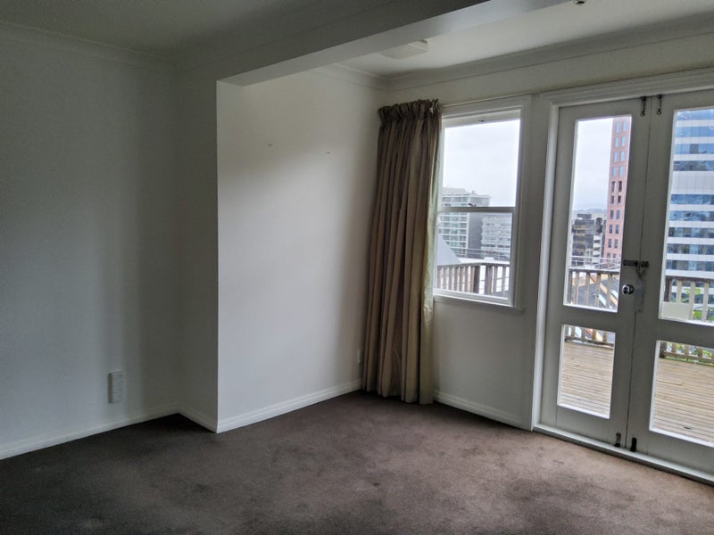 Te Aro, Studio64770475249923112