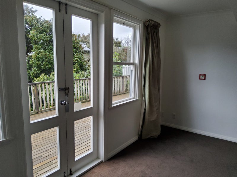 Te Aro, Studio64770475249923113