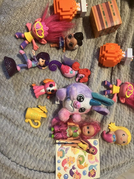 Assorted toys Carousel 1