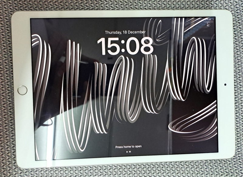 Apple iPad 7th Gen Wi-Fi 10.2" 32GB - Silver Carousel 2