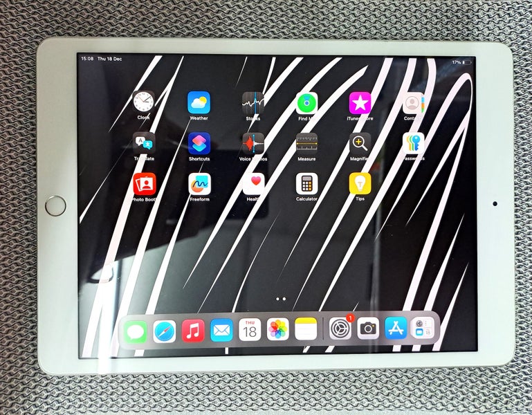 Apple iPad 7th Gen Wi-Fi 10.2" 32GB - Silver Carousel 8