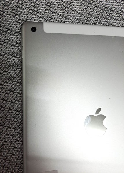 Apple iPad 7th Gen Wi-Fi + Cellular 10.2" 32GB - Silver + Free Shipping Carousel 10