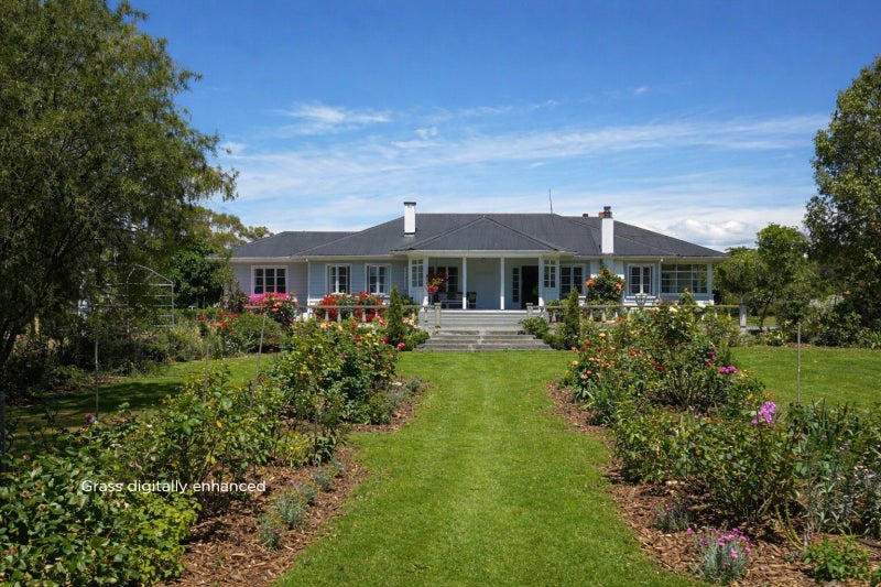 "Crystal Brook" - a timeless statement of elegance64771662388739111