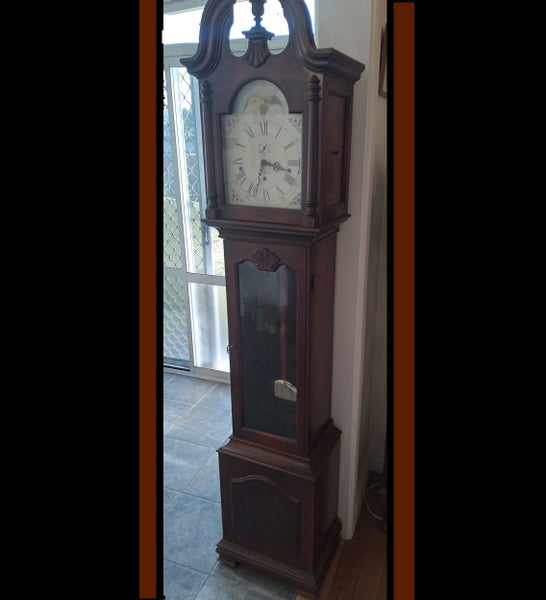 GRANDFATHER CLOCK * The Caroline * By Howard&Miller!!! Carousel 1